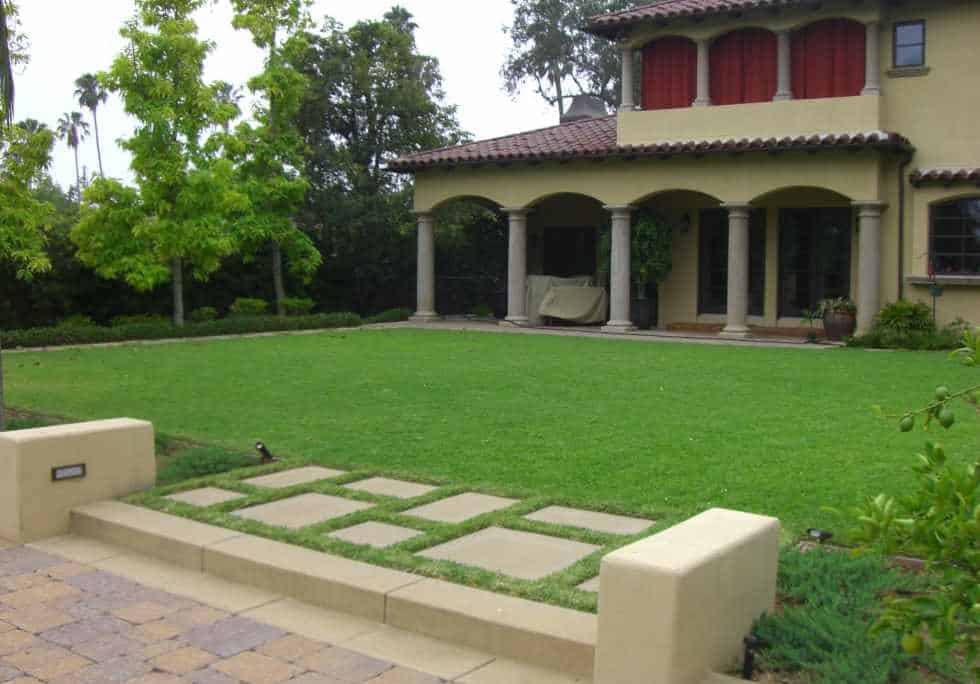 Landscape Maintenance award winning lawn