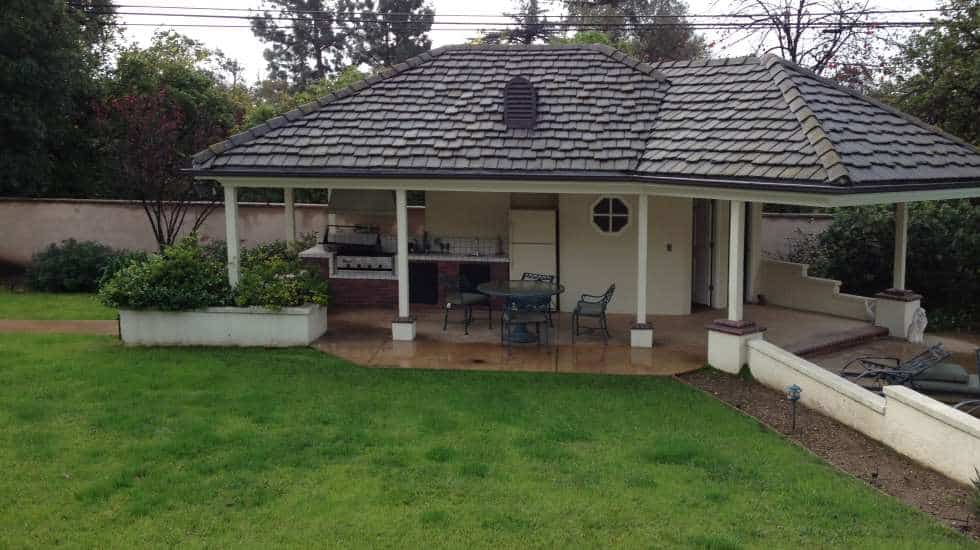 Arcadia Swimming Pool, Spa, and Outdoor Kitchen | Garden View Landscape