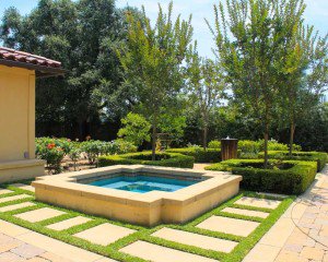 Altadena, CA estate backyard water features and divided pavers with fountain